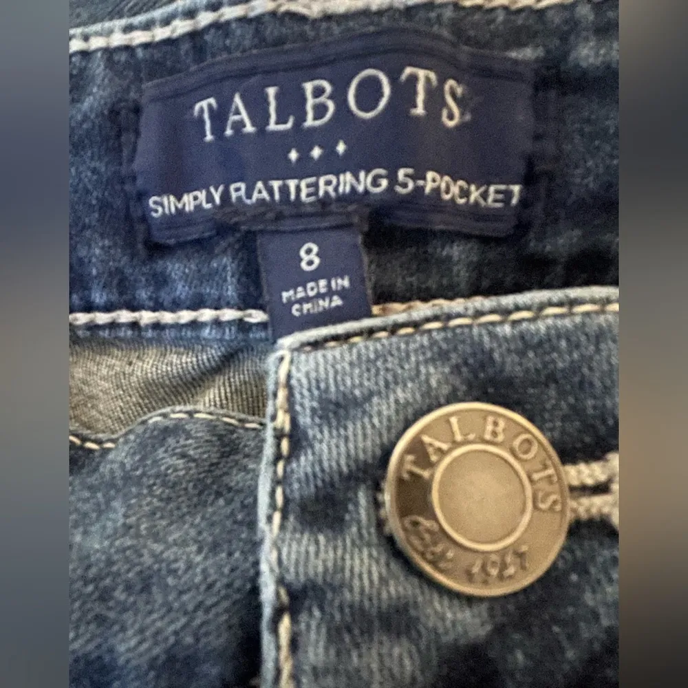 Talbots Simply Flattering 5 pocket jeans, size 8 - Image 4
