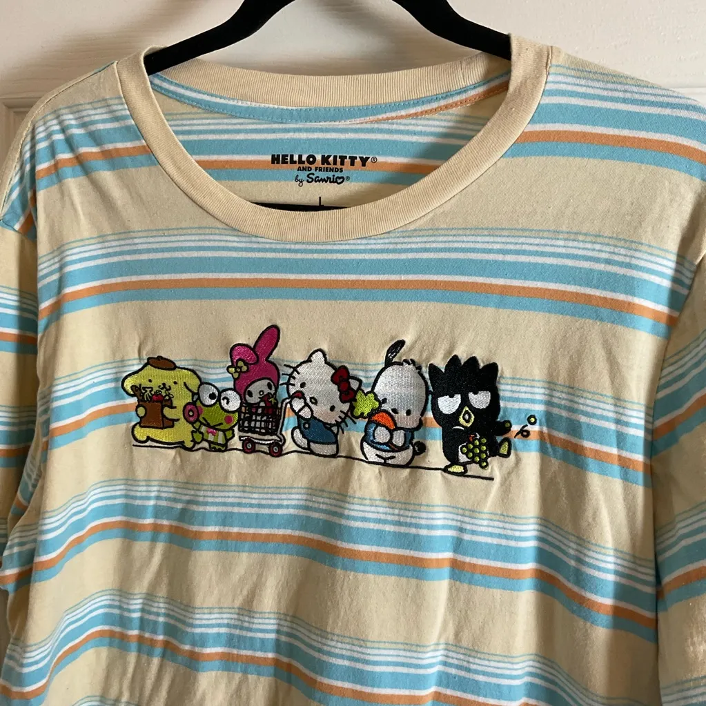 Hello Kitty & Friends Sanrio Kawaii Mart long sleeve shirt size large - Image 3