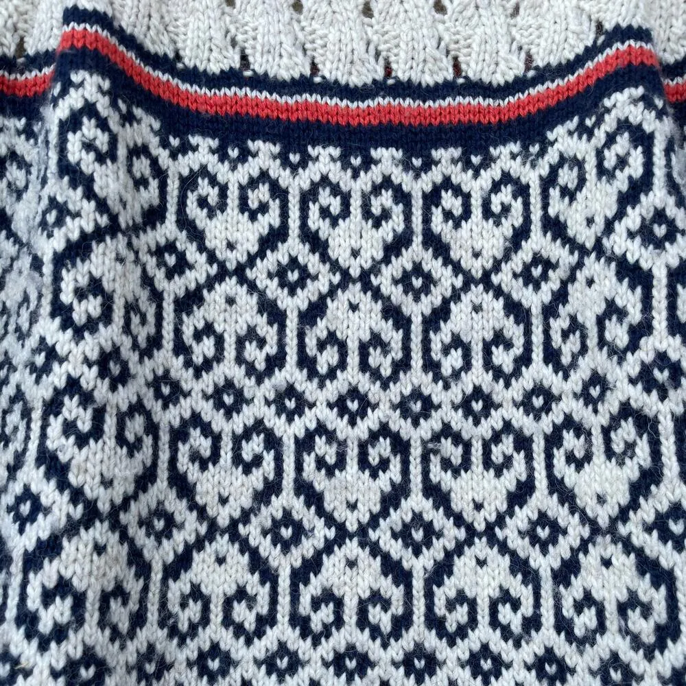 AEO Chunky Knit Retro Fair Isle Sweater M - Image 4