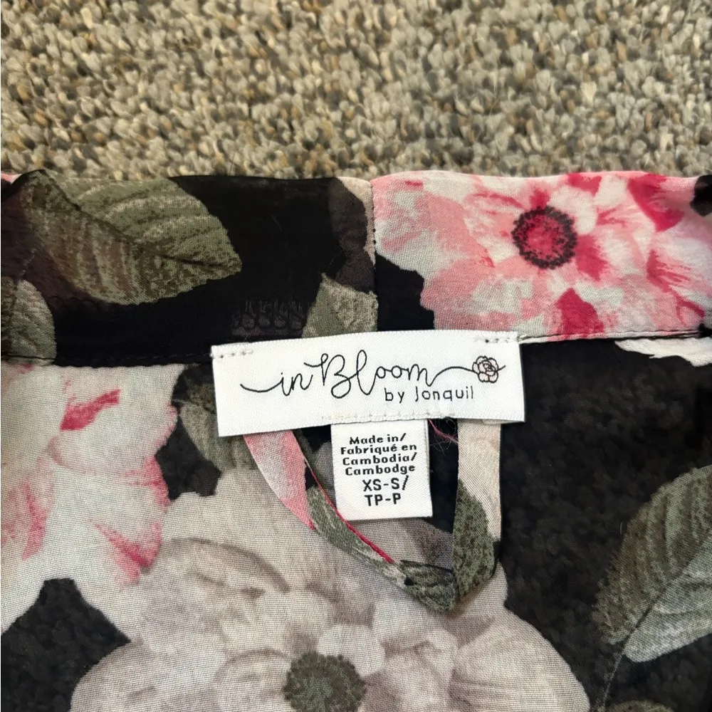 In Bloom Floral Lace Wrap Robe Pink Size XS - Image 4