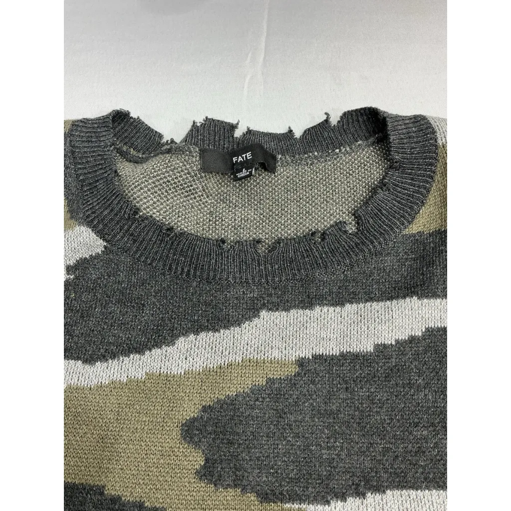 Womans Fate Pull Over Sweater L Green Camo Long Sleeve Cut Out Detail Size L - Image 8