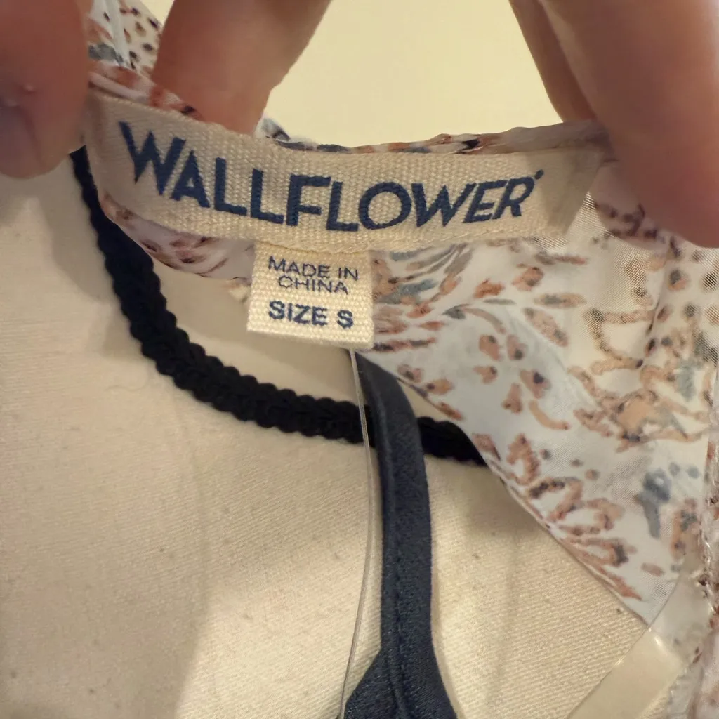 Wallflower| Charcoal dress with Floral Shrug in Cream and Black size small - Image 5