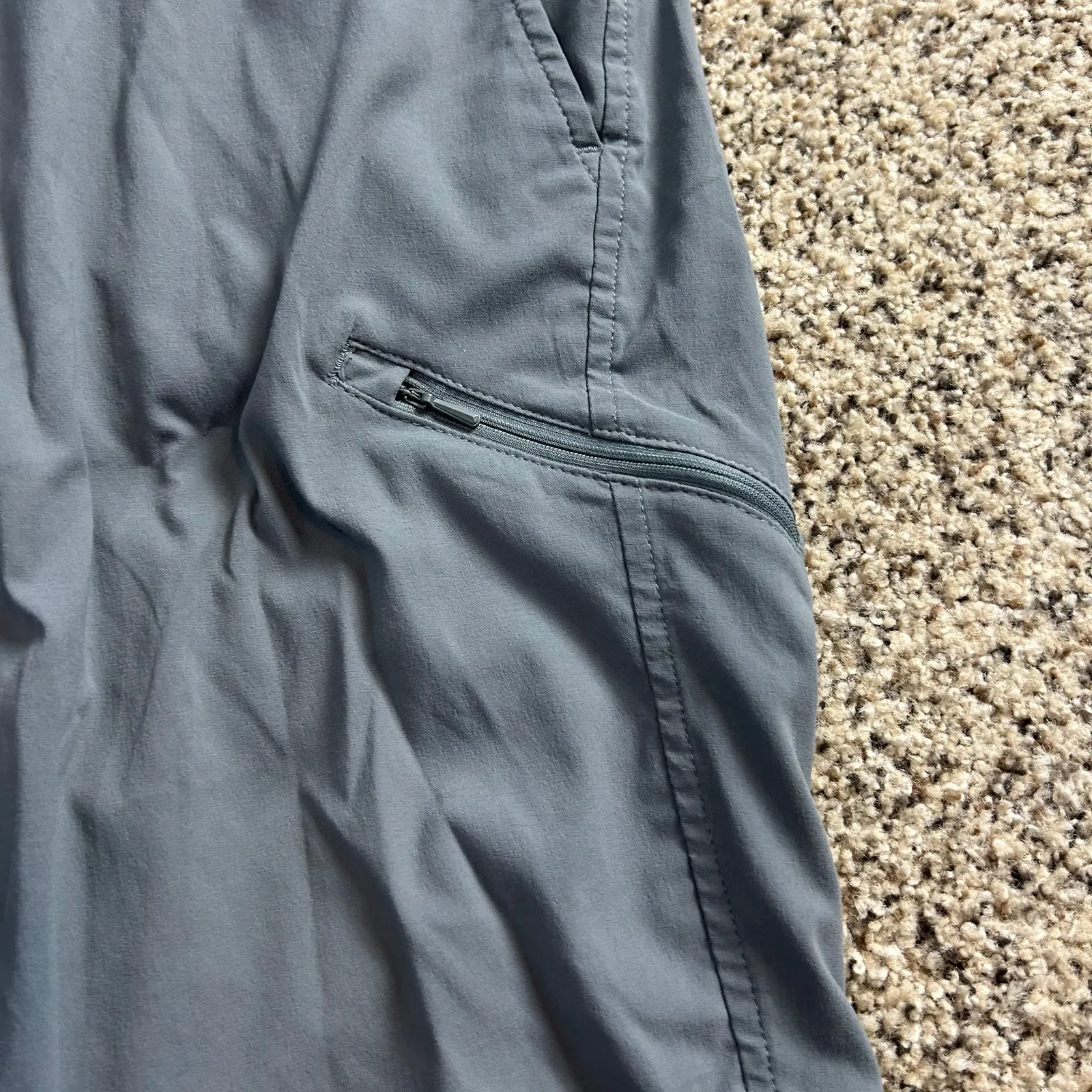 Mountain Hardwear Womens Dynama Bermuda Shorts Size XS Gray Outdoor - Image 5