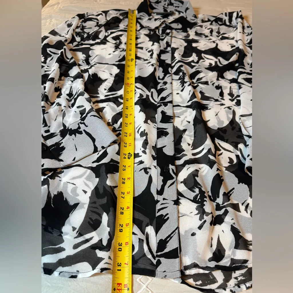 NEW Lane Bryant Silhouette Floral Button Down Shirt Top Sz 22/24 - Image 9