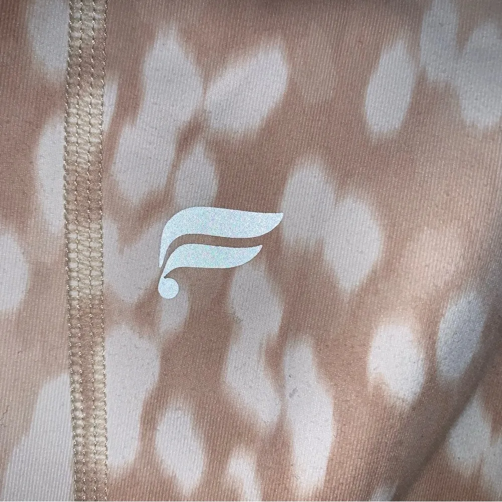 Fabletics Oasis Women’s Size Large High Waisted Leggings Spotted Doe Print Yoga - Image 10