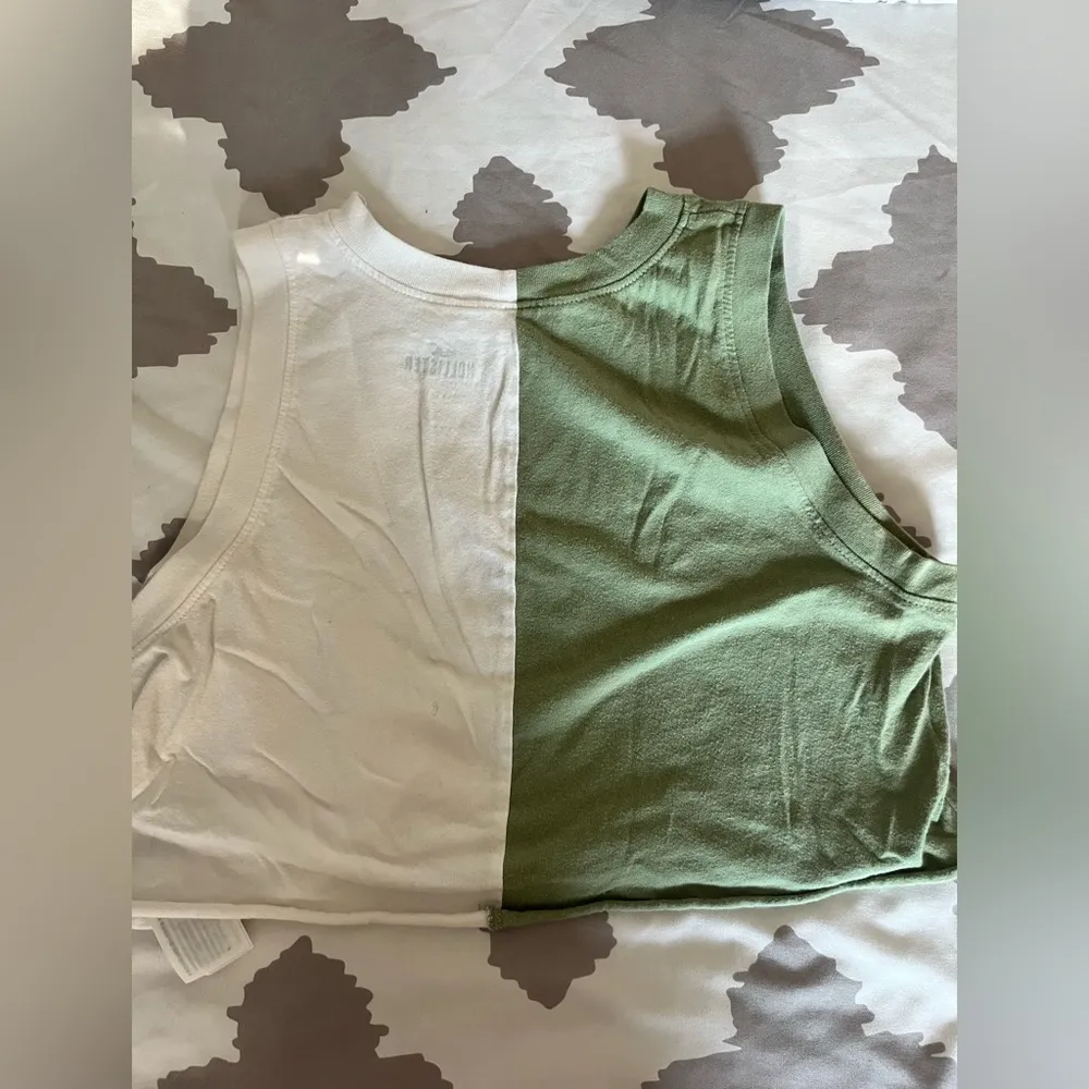 women’s cropped graphic tee - Image 2