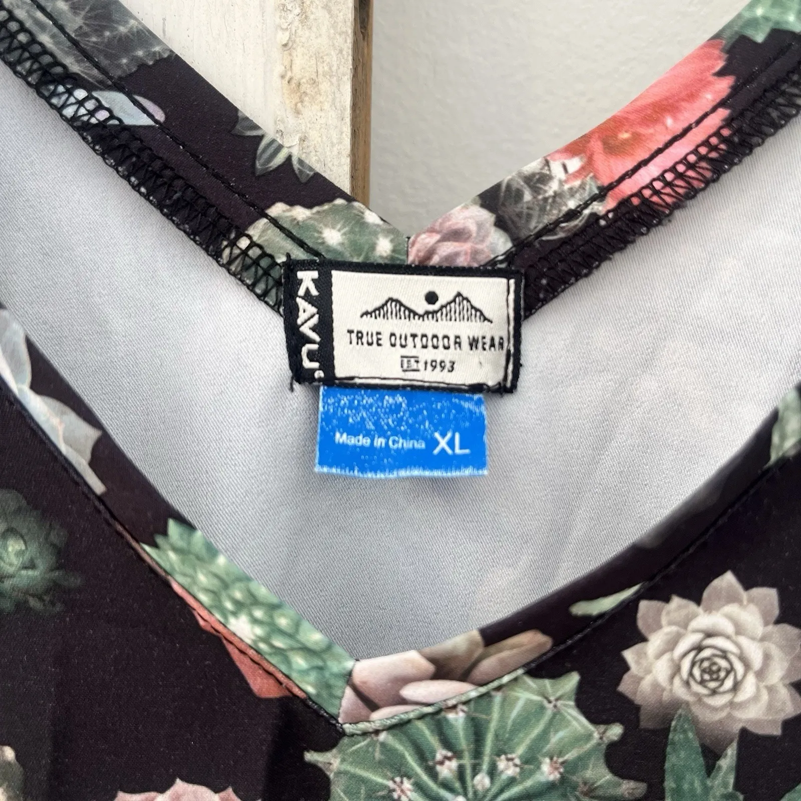 KAVU Ensenada Greenhouse succulent Floral print Pockets Athleisure Size XL - Image 3