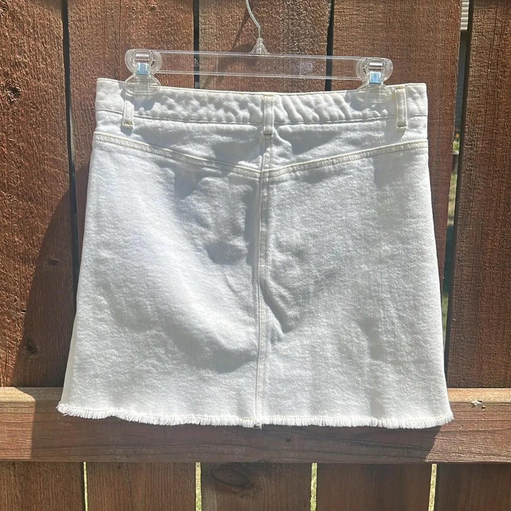 Theory Denim Mini Raw Hem White Skirt Size 4 - Image 5