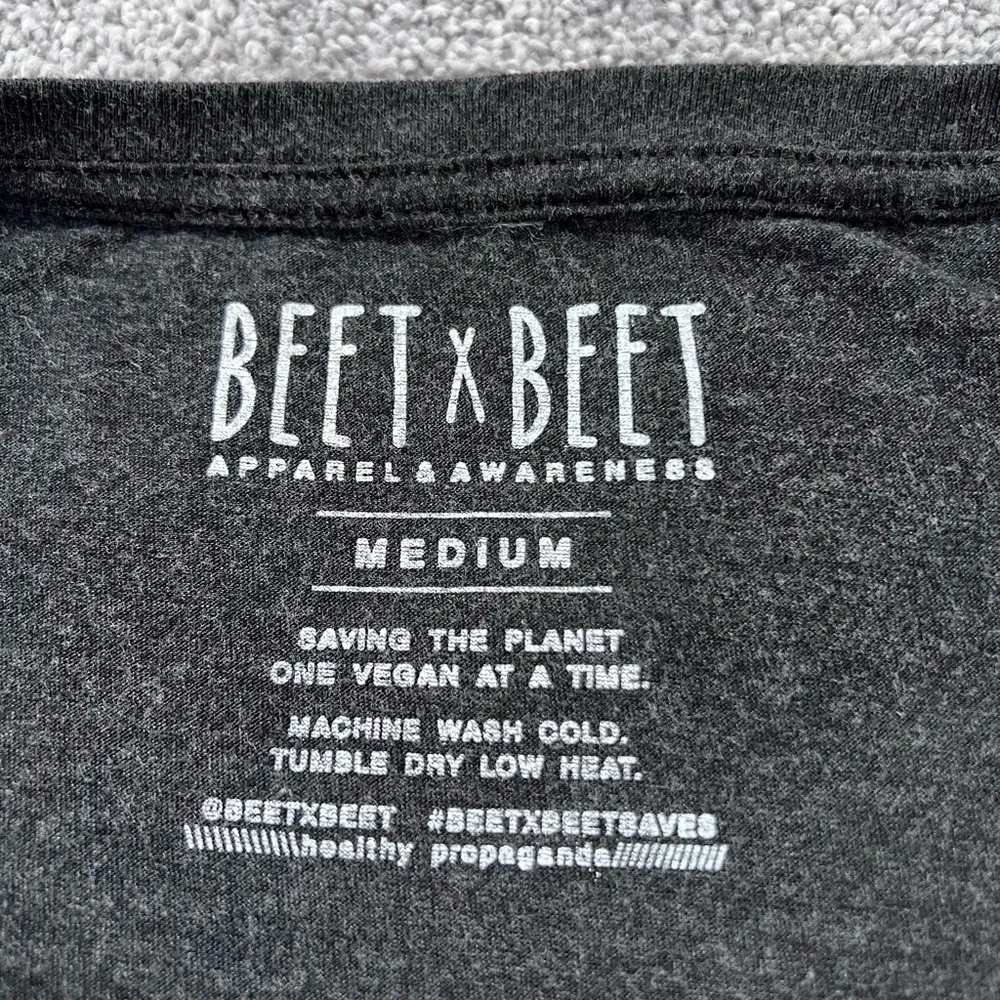 💚🌱“it’s not you, it’s meat” VEGAN 🌱 sustainable eco-friendly off shoulder tee - Image 3