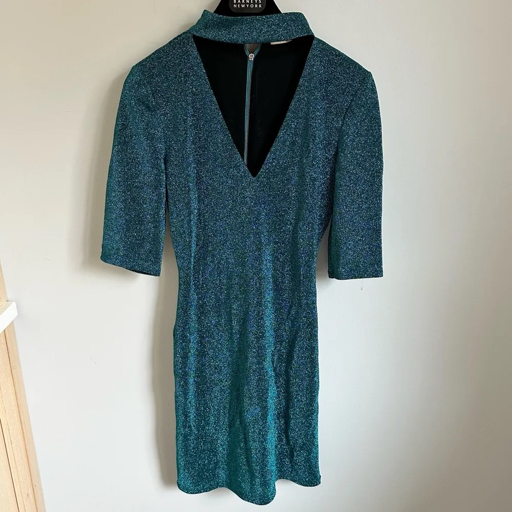 Alice + Olivia Inka Metallic Strong Shoulder V-Neck
Mini Dress w/ Collar- Size 2 - Image 3