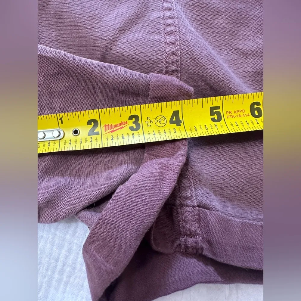 24/7 MAURICES purple maroon mid rise 4” rolled hem relaxed shorts size Large - Image 7