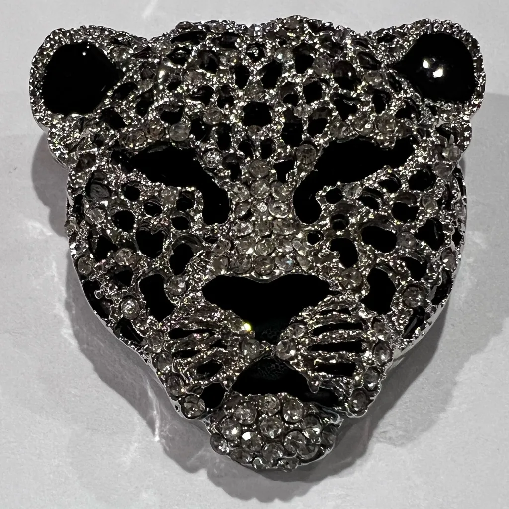 Leopard Head Rhinestone Encrusted Brooch Black - Image 4
