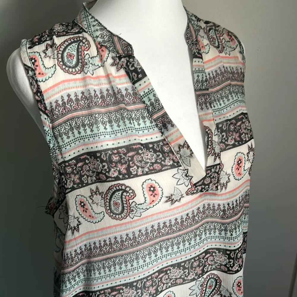 No Boundaries Women’s Boho Paisley Print Sleeveless Tunic Sheer Overlay Top - Image 2