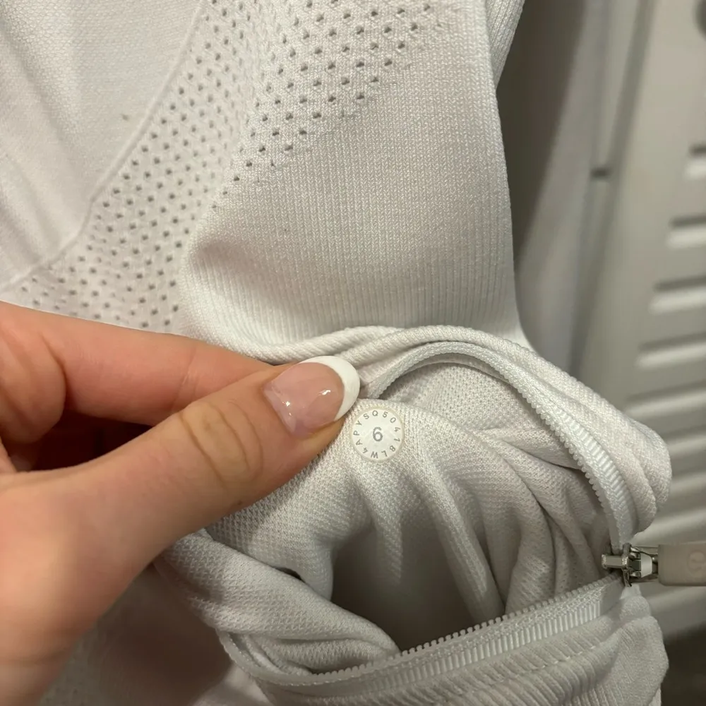 Lululemon  Ventilate Jacket White / Grey - Image 13