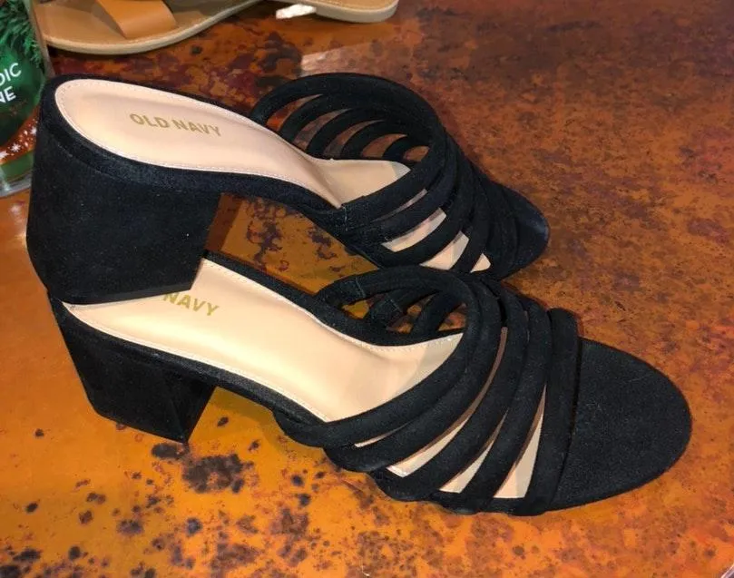 Old Navy Black Heels - Image 3