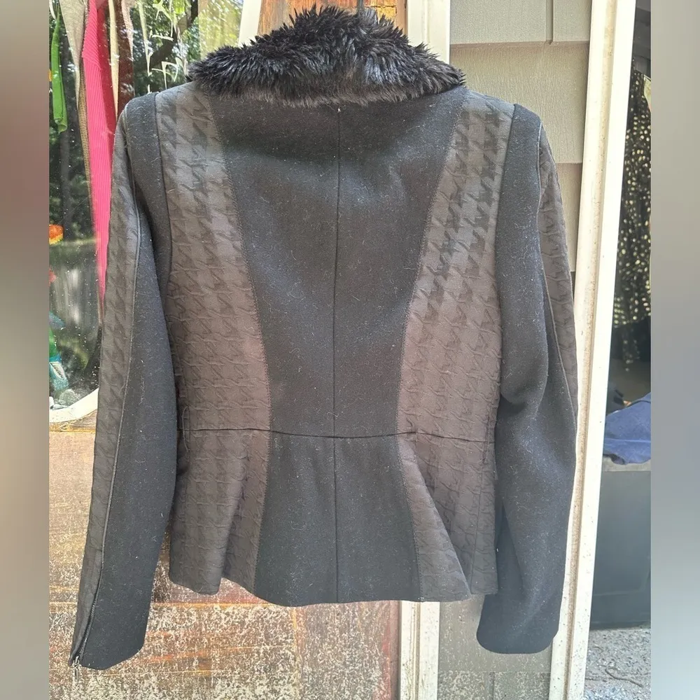 EUC Bebè black fitting blazer with not real fur neck liner Sz S - Image 13