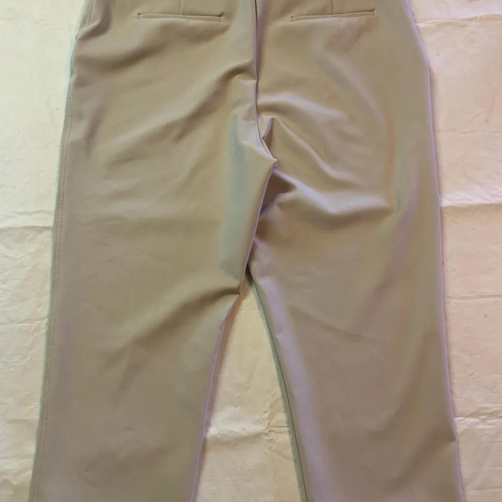 Rachel Zoe Beige Woman Size 18 Ankle Slim Pants.      1778 - Image 4