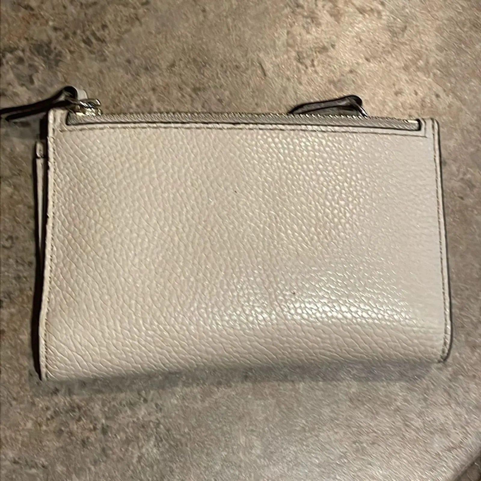 Michael Kors Beige leather Wallet Zippered Pockets Card Slots - Image 2