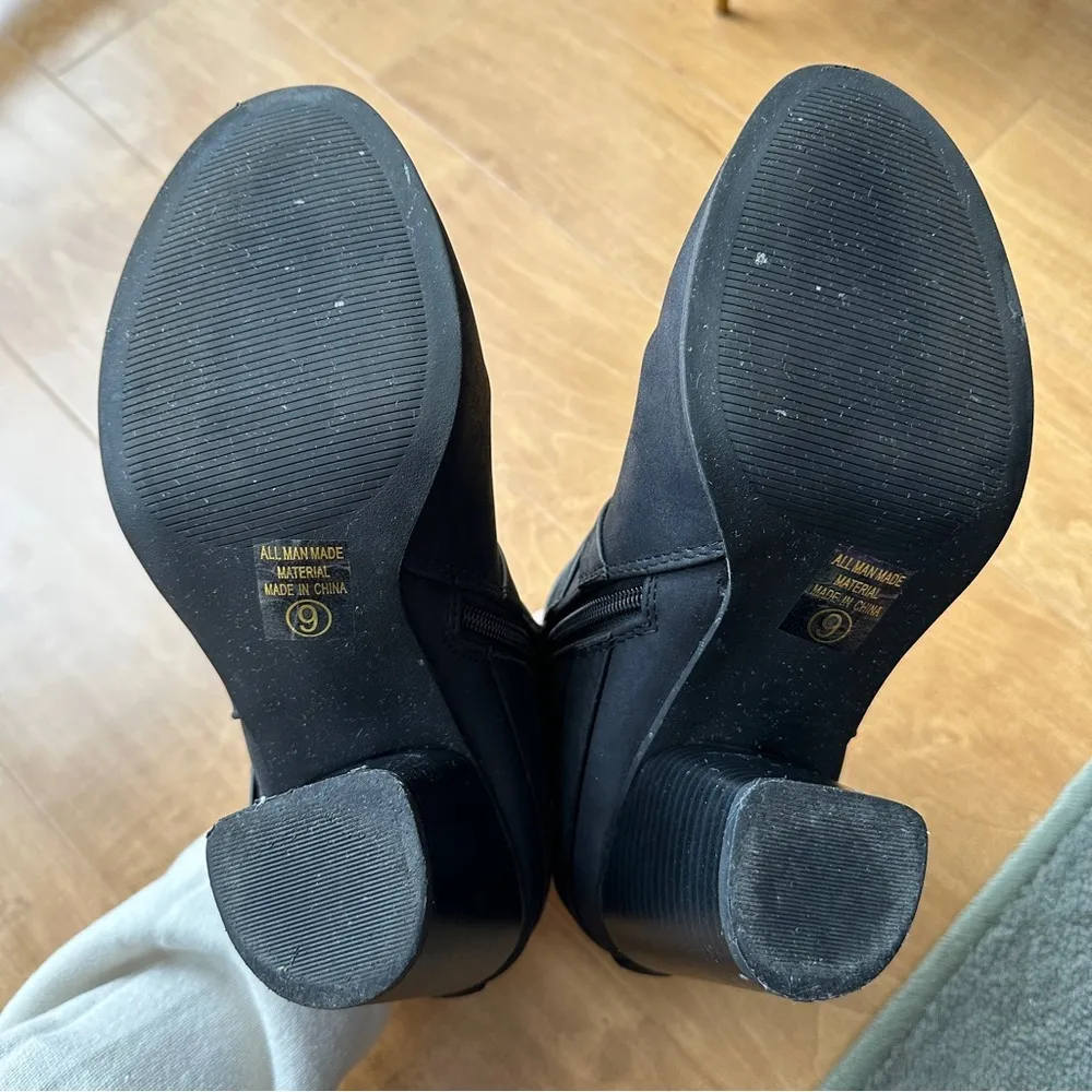 Charlotte Russe Women's Black Suede Strappy Heeled Ankle Boots/Booties, Size 9 - Image 9