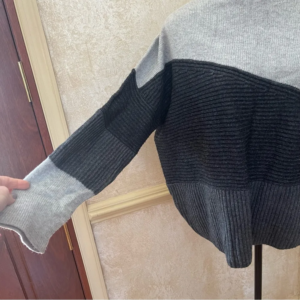 French Connection mock neck Color Block Wool Blend Sweater Grey Sz L - Image 3