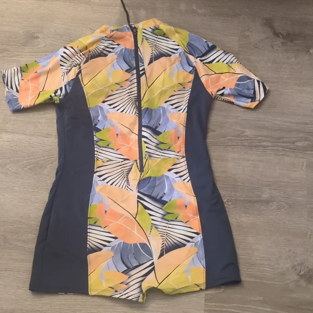 Calia by Carrie Underwood desert Flora Peri dusk zip back paddle suit size 16 Blue - Image 3