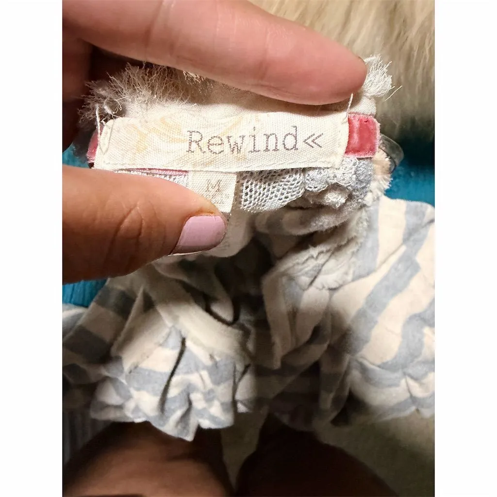 Rewind  Women's Gray Striped Long Sleeve Button-Up Top Size M - Image 2