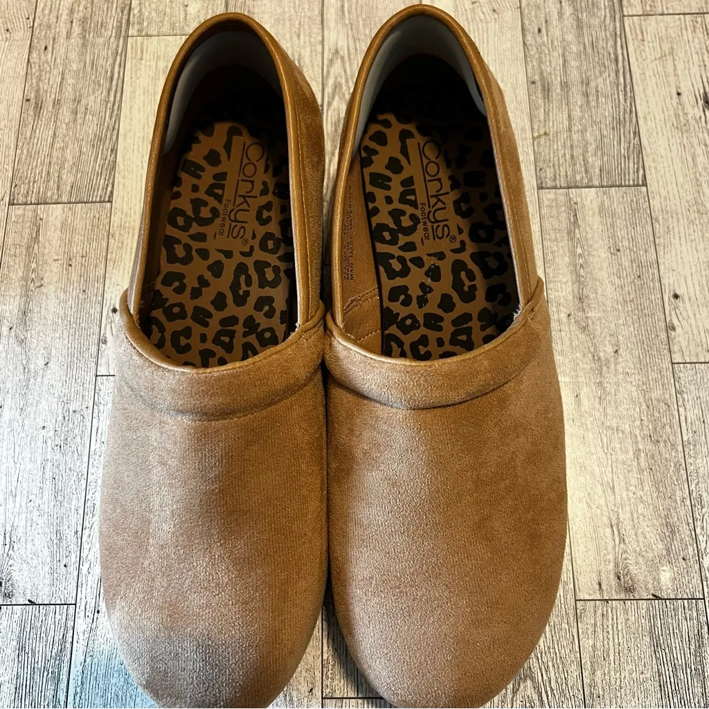 Corkys Footwear Women's All Day Velvet Clogs Camel Cork Platform Size 10M Tan - Image 10