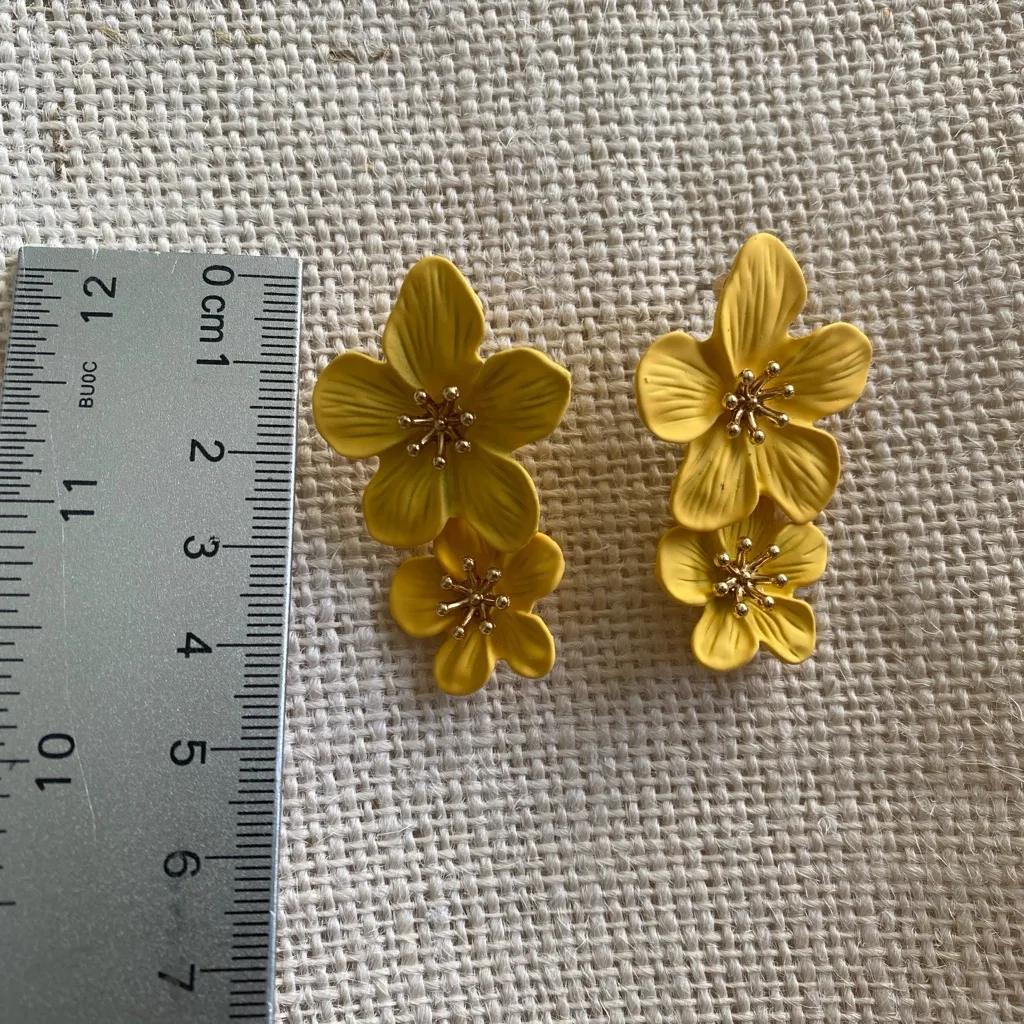 1 Pair Yellow Double‎ Layer Flower Stud Earrings - Image 5