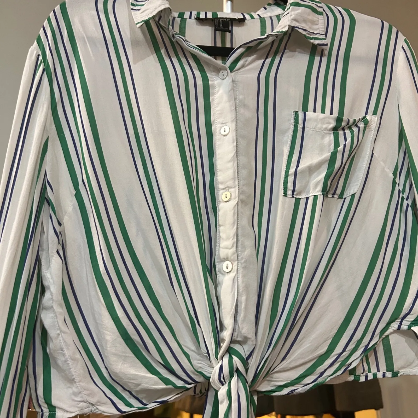 Forever 21 Striped Tie-Front Top Long Sleeve Button Down Shirt Medium 100% Rayon - Image 3