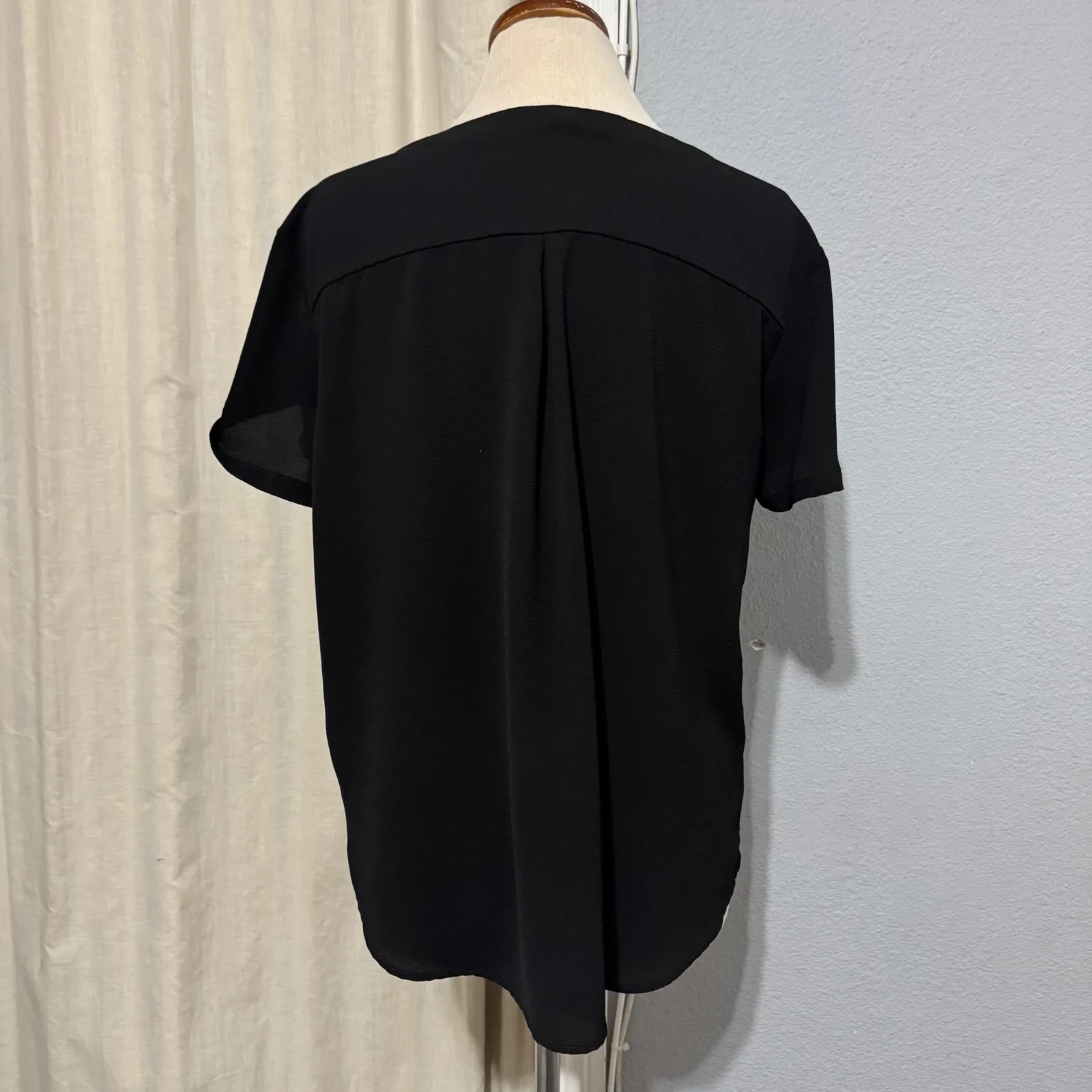 Lily Black Women Black Short Sleeve V Neck Roll Tab Sleeve Blouse Top L Size L - Image 6