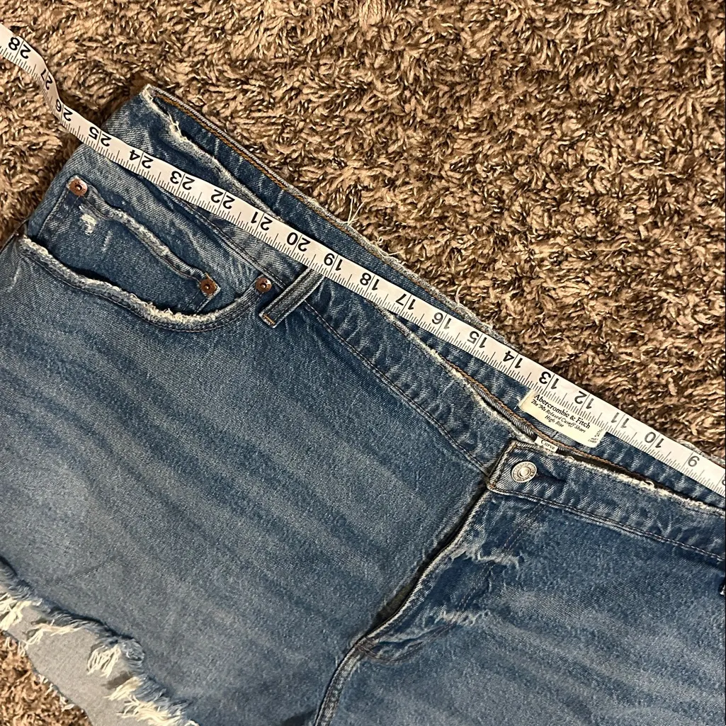 NWT Abercrombie & Fitch The ‘90s Relaxed Cutoff Short Jean 37 24 - Image 5