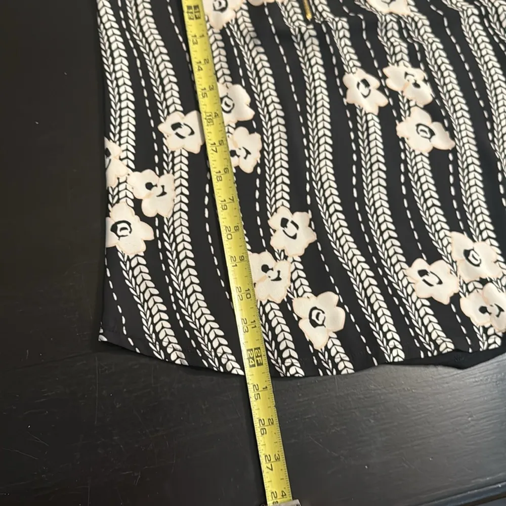 Express Black and white Floral Camisole - Image 4