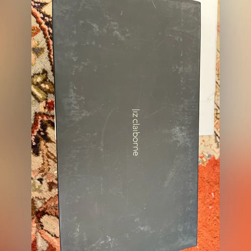 Liz Claiborne black heels - Image 4