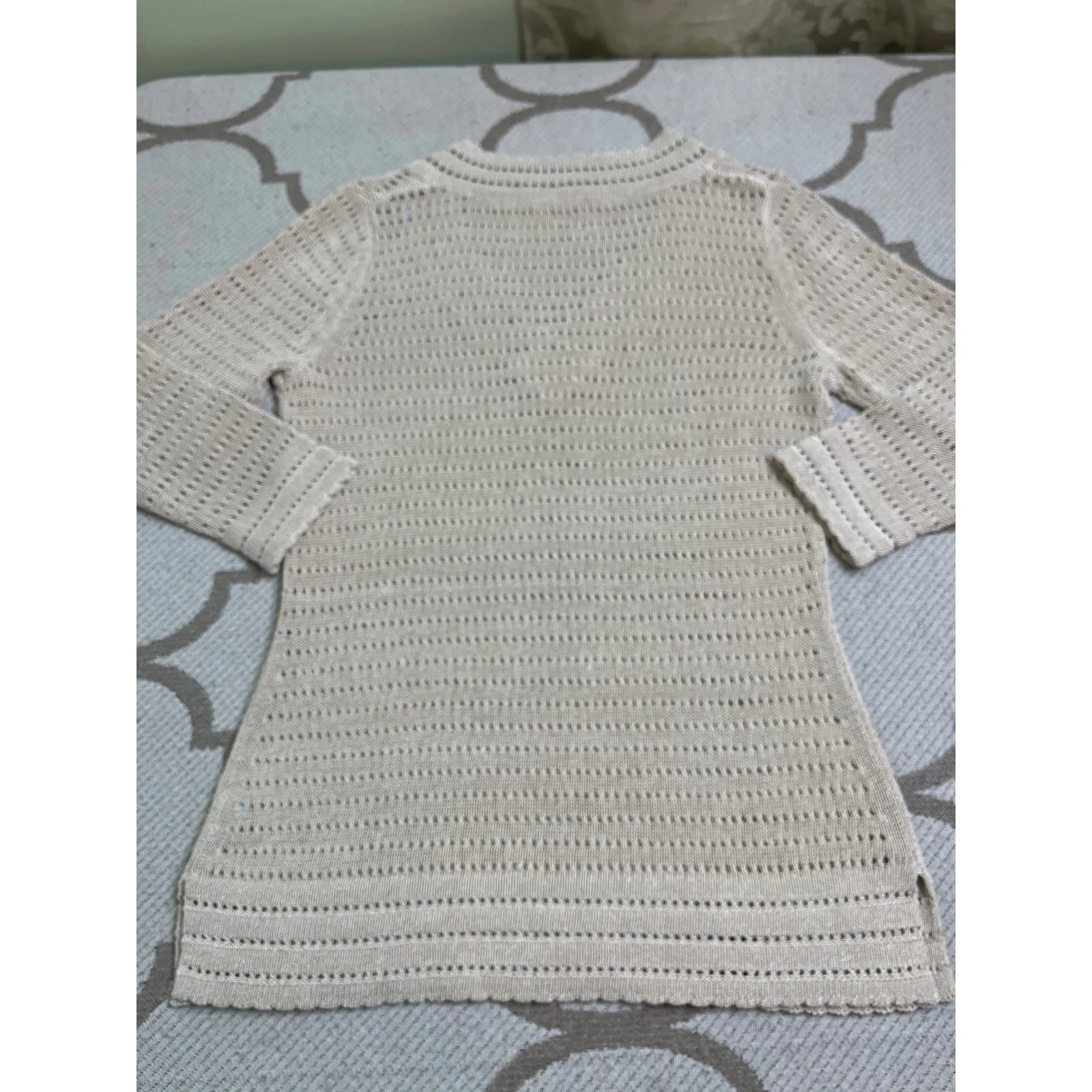 J. McLaughlin v-neckline loose knit 3/4 sleeve sweater, size small - Image 12