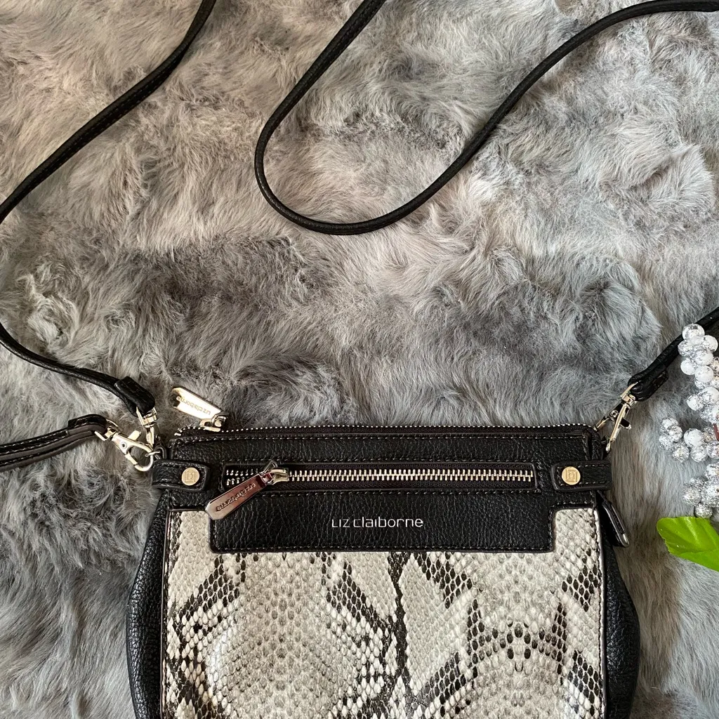 Liz Claiborne Black and Cream Crossbody  NWOT - Image 2