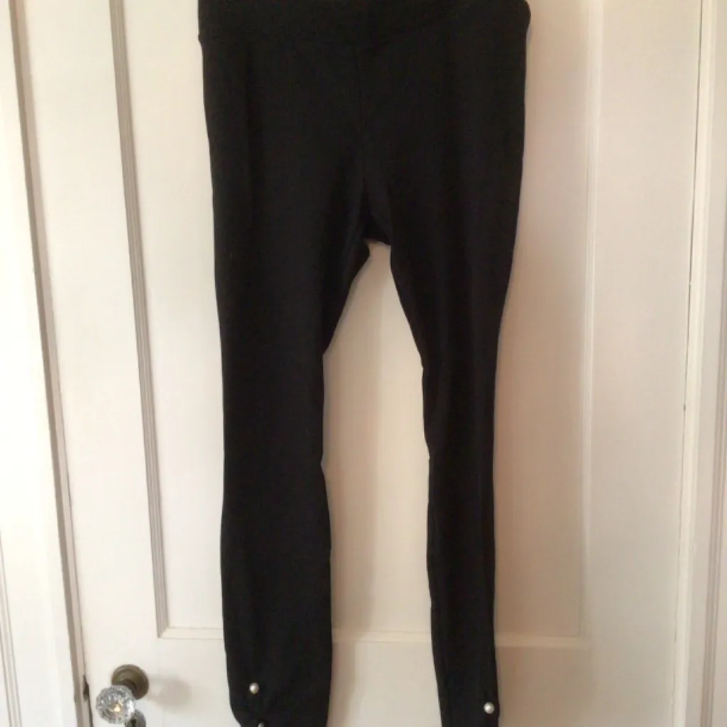 WHBM Black Faux Pearl Accent leggings sz small - Image 4