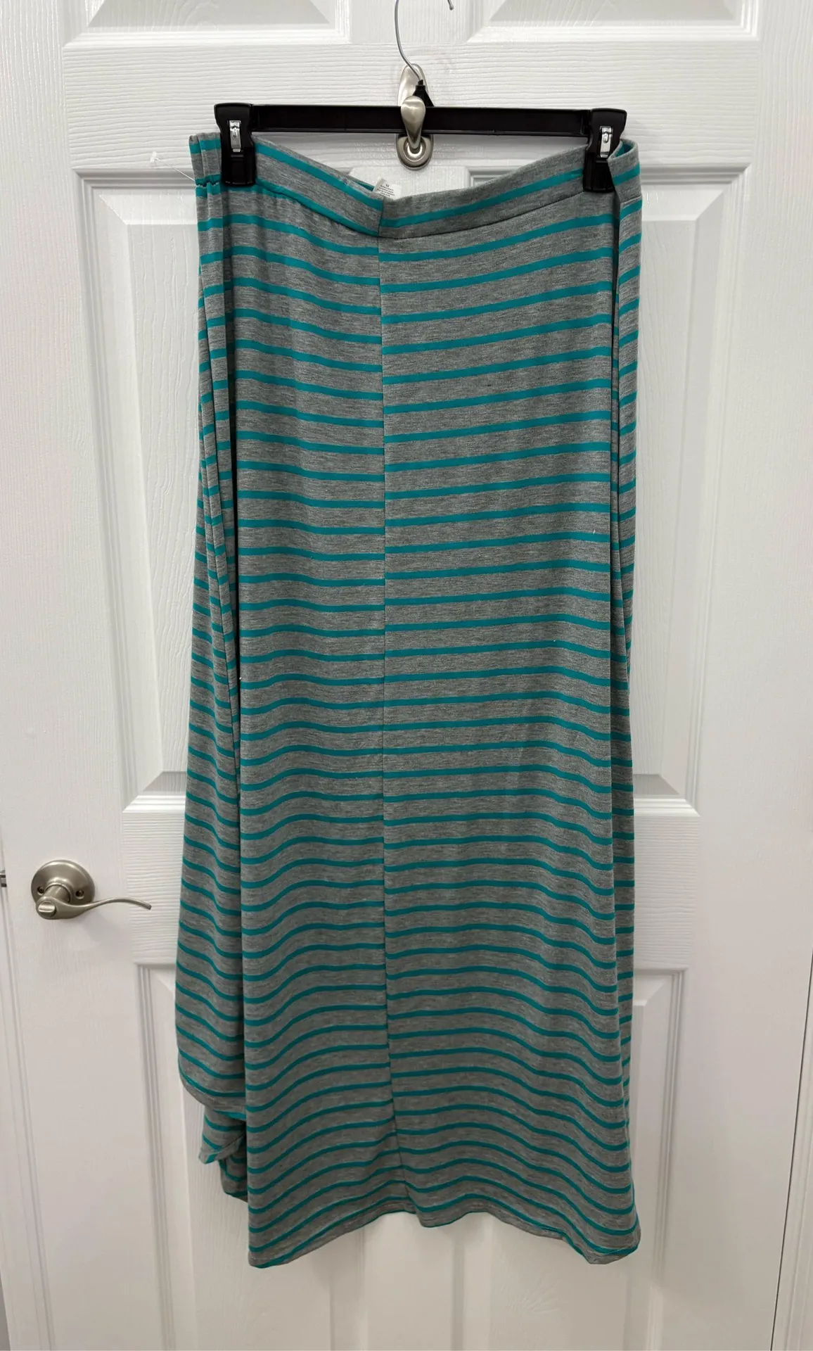 NWOT Dynamite size 3X grey hi lo skirt - Image 2