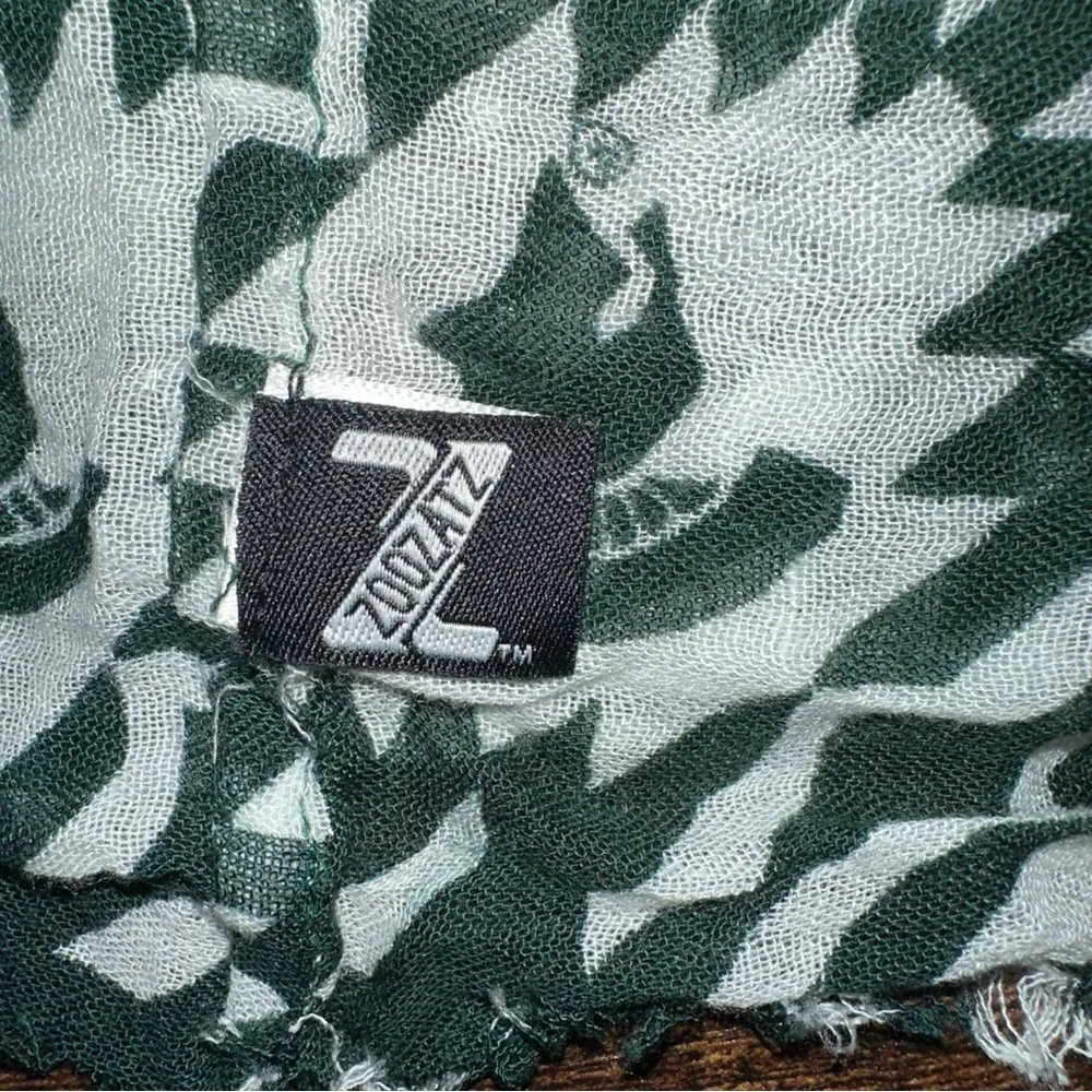 ZooZatZ Scarf Womens Green White Viscose Spartan Logo Infinity Heathering Fringe - Image 2