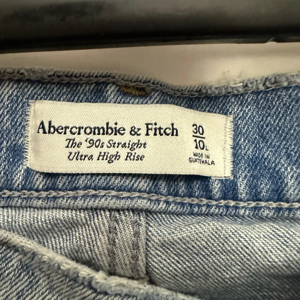 Abercrombie 90s Straight Ultra High Rise Criss Cross Jeans Size 10L Acid Wash - Image 3