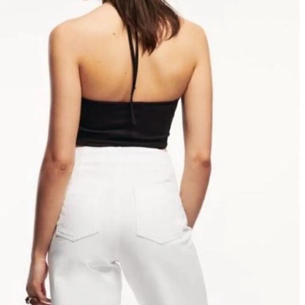 Zara Black ribbed keyhole cropped halter top Size Large NEW - Image 3