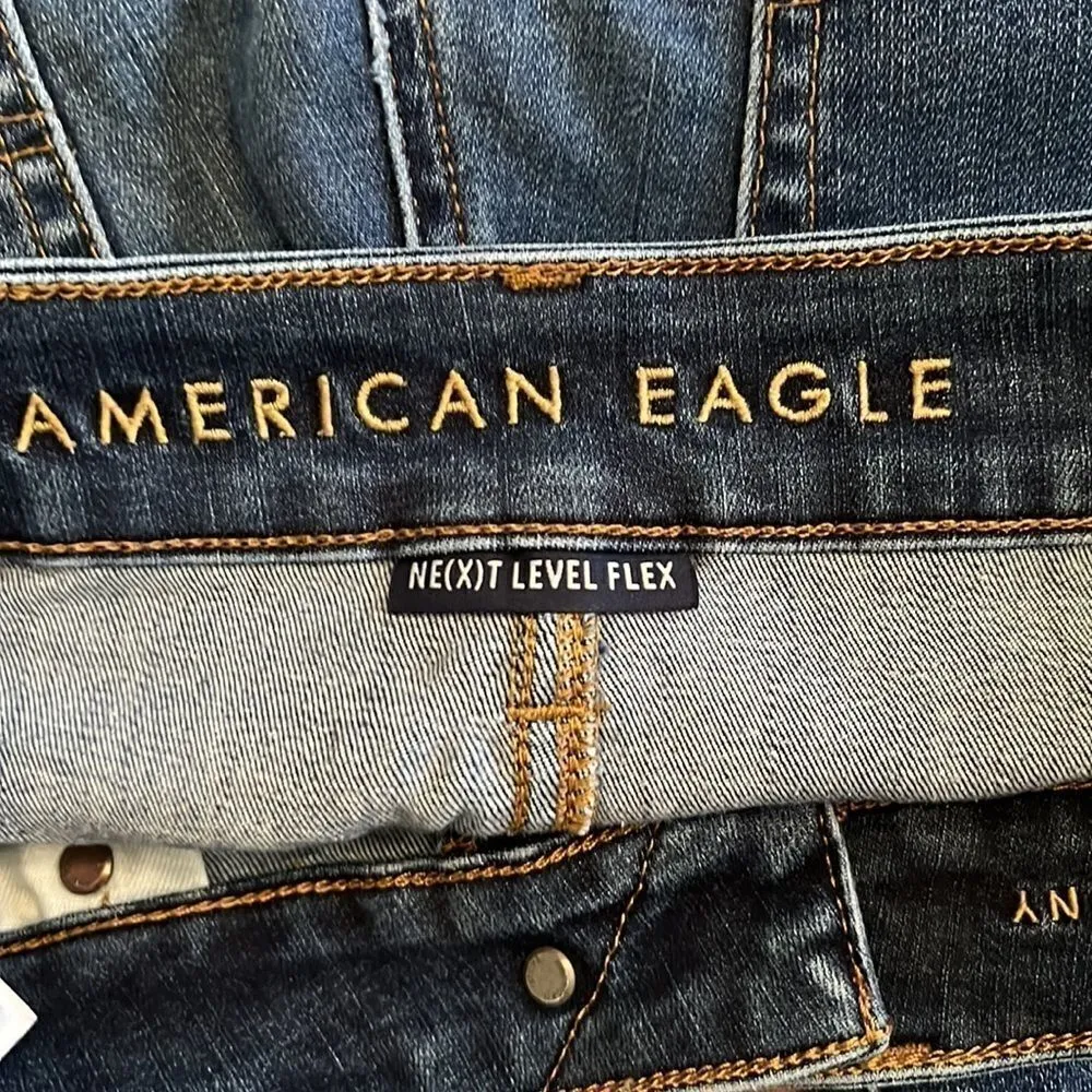 American Eagle size 28x28 Distressed jeans with stretch EUC - Image 10