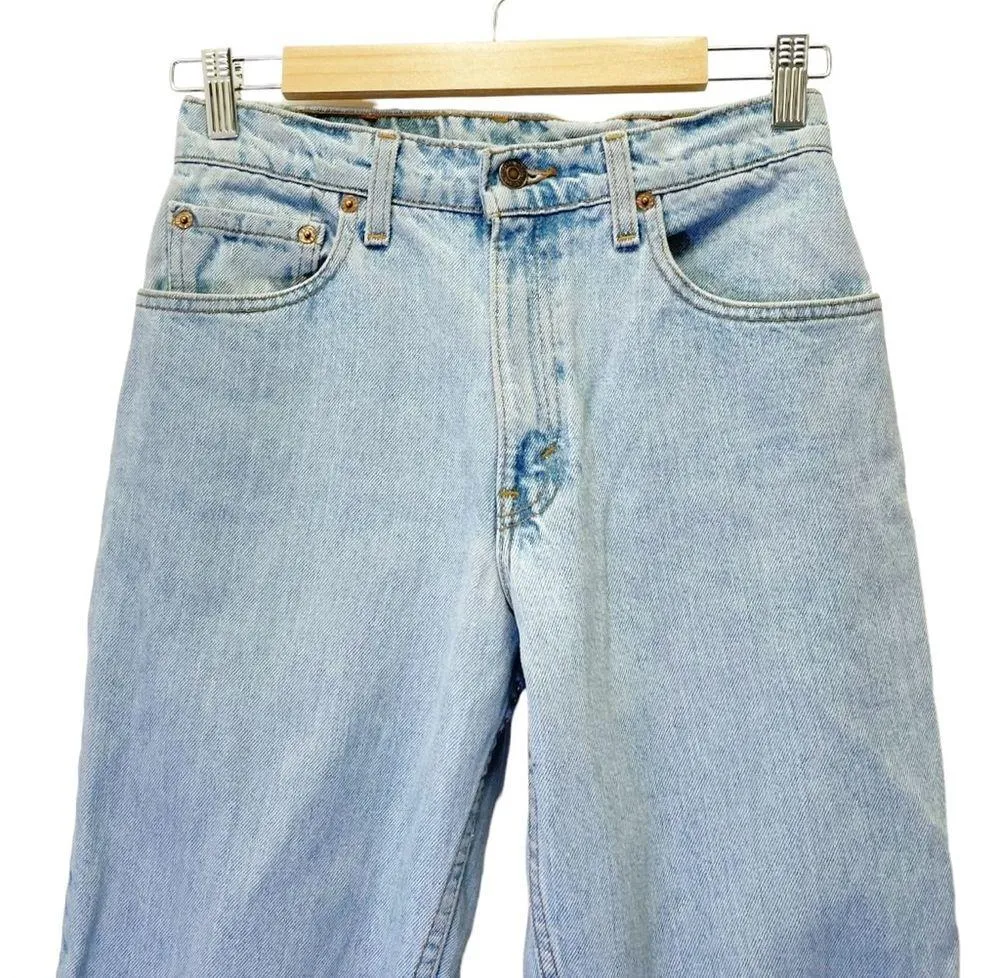 Vintage Levi’s 550 Relaxed Fit Tapered Leg Jeans Light Wash Women’s Size 27 | 4 - Image 3