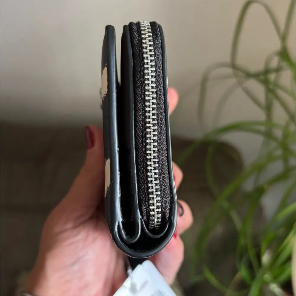 Authentic COACH 1941 smooth calf leather zip/snap wallet - Image 3