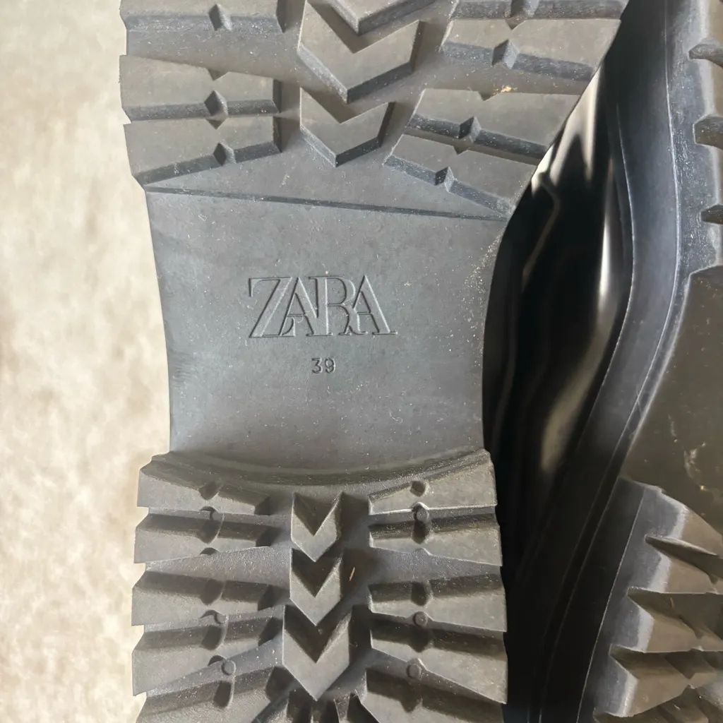 Zara Black Chunky Y2K Platform Loafer Gold Chain Slid On Faux Patent Leather - Image 7