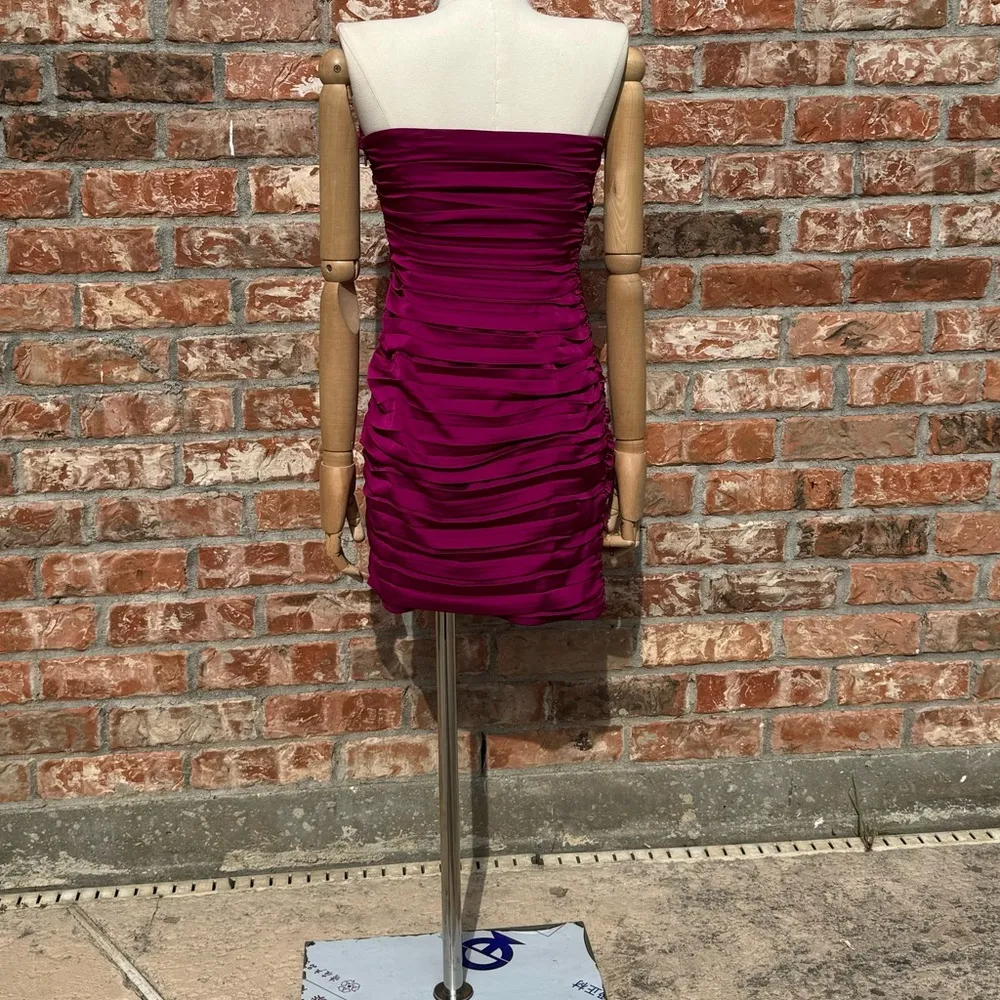 Express burgundy ruched strapless satin dress / 0 / Excellent condition - Image 14