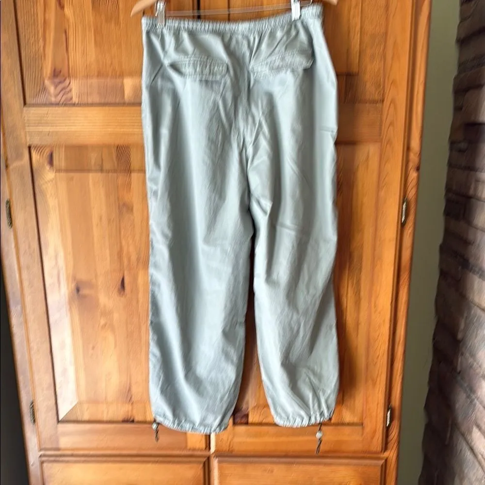 Divided Women’s Gray Oversized parachute cargo Pants.  Size Small - Image 7