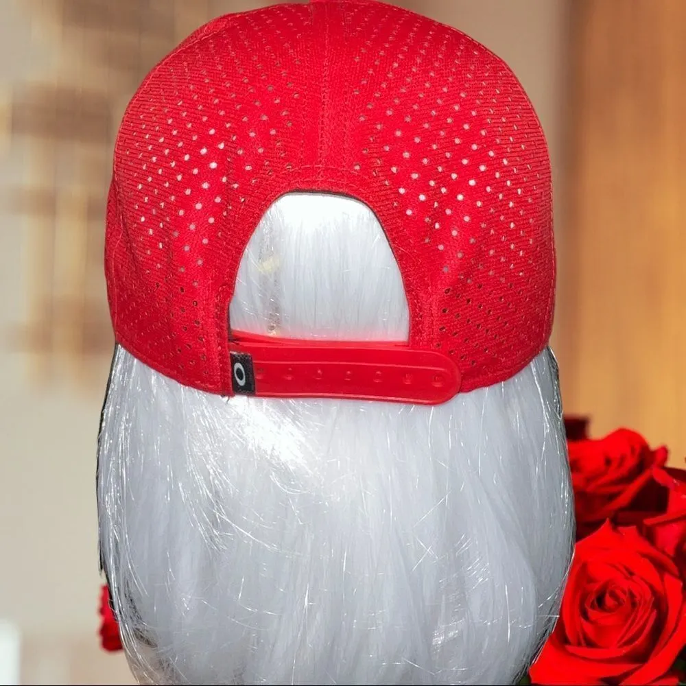 Oakley red air ventilation and adjustable snap back closure Nwot - Image 6