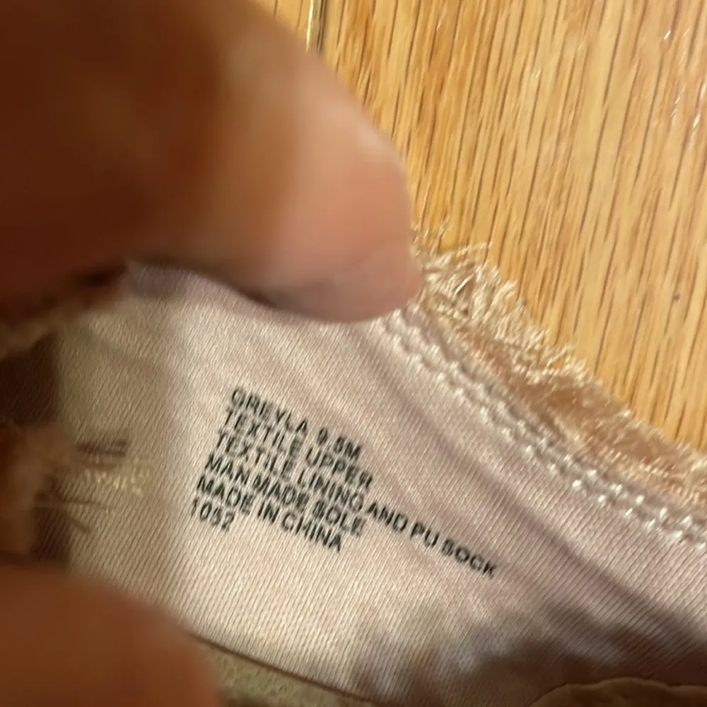 Steve Madden satin sneaker 9.5M - Image 6