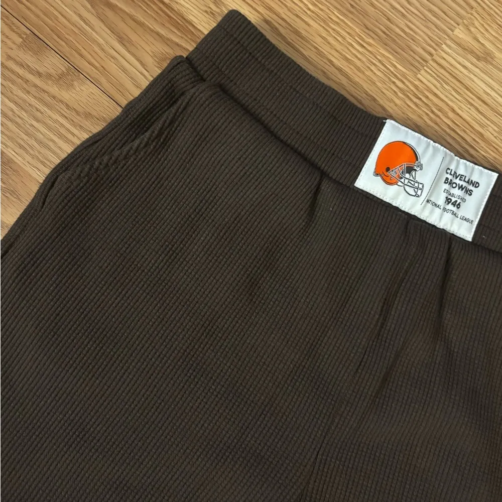 Cleveland Browns Shorts Size XS - Image 4