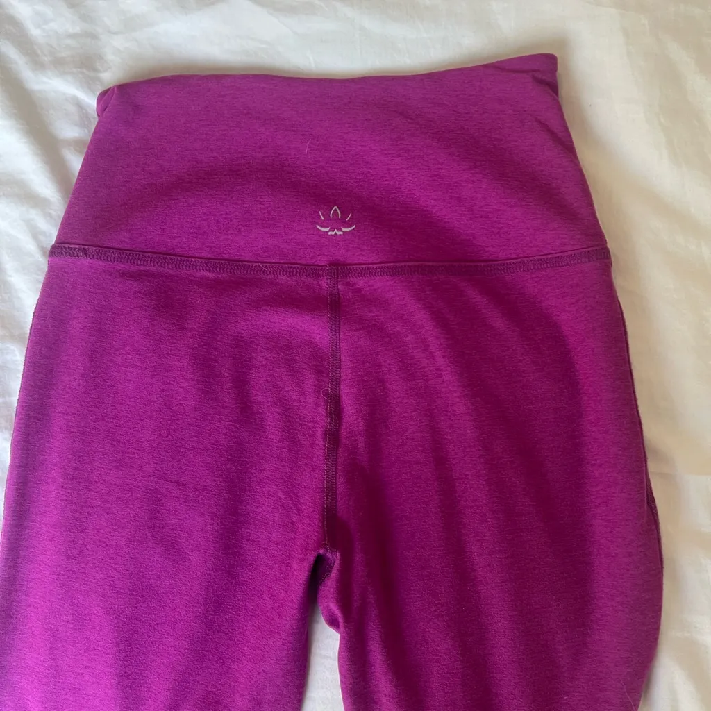 Beyond Yoga Fuchsia Leggings - Image 5